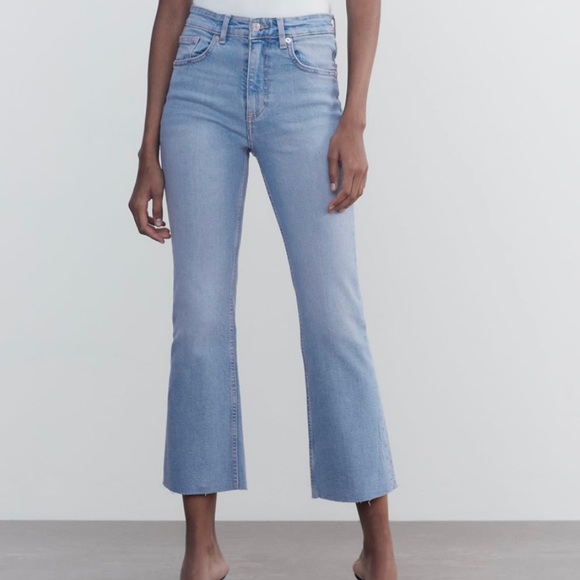 NWT Zara Cropped Flare Jeans | Light Wash | Size US 8 - Picture 1 of 7